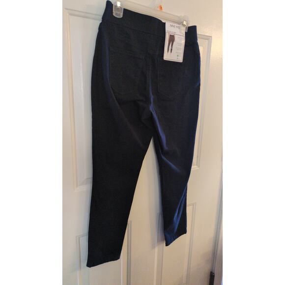 Nine West Heidi Pull-On Crop NWT Black Pants Slacks Jeans, Size 6 Yoga, Stretchy - Picture 2 of 8